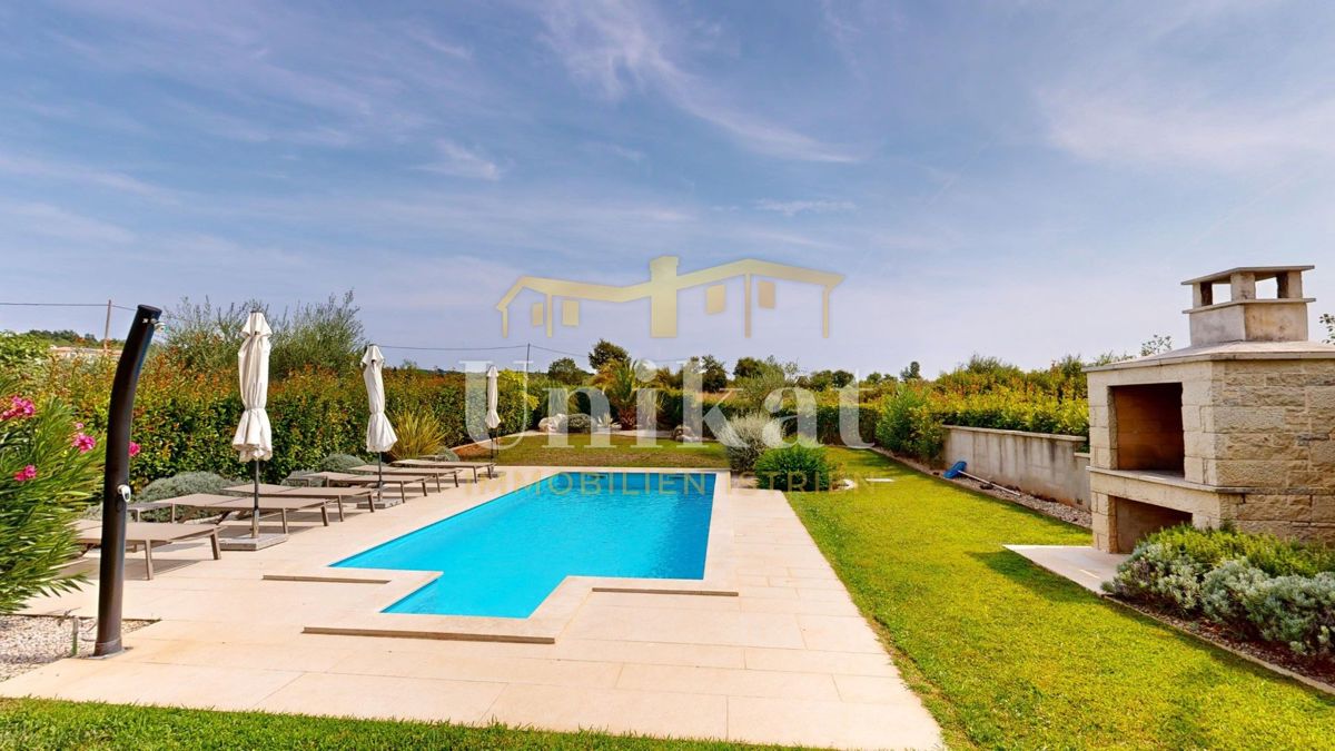 Splendida doppia con piscina